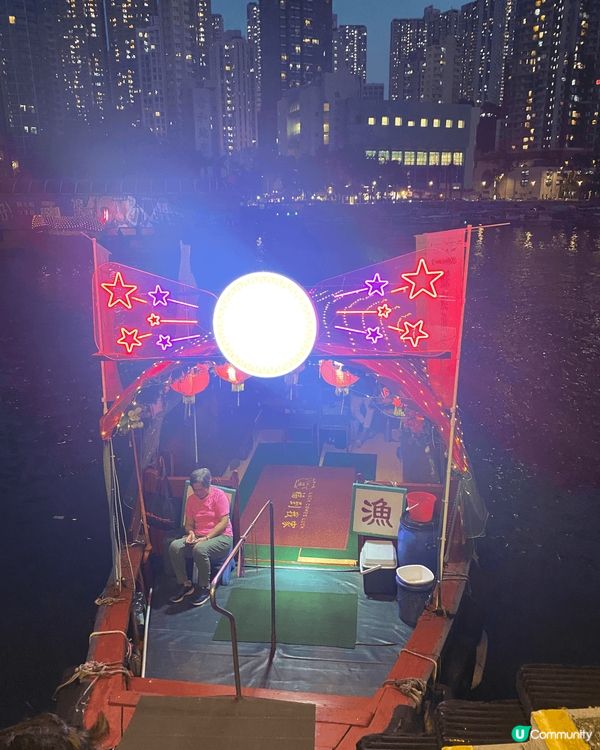 坐船河，配埋呢款香水就天衣無縫，微風吹過更可以凸顯出個香味