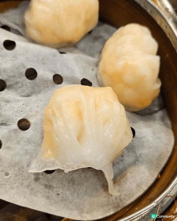 位於旺角嘅倫敦大酒樓仍然keep住傳統嘅推車仔點心 唔要點心...