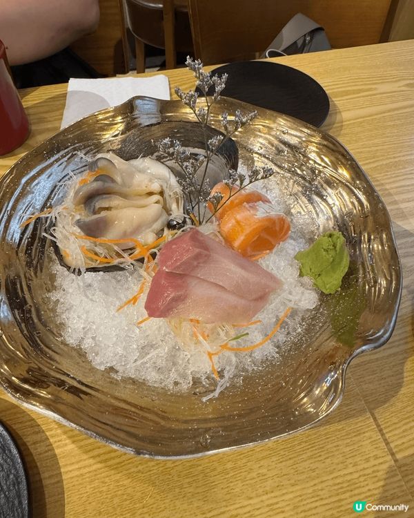 這是位於深水埗的千笑居酒屋，所有日本菜式都能食得到，無論是刺...