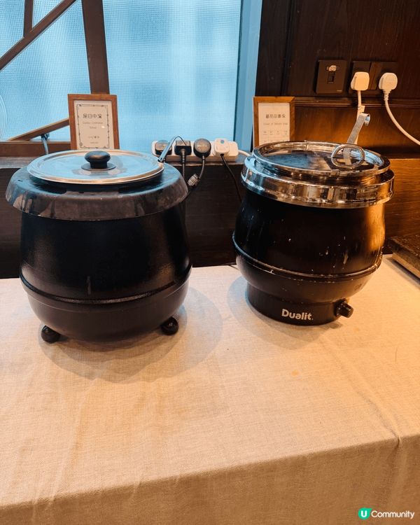 今個9月嚟銅鑼灣協奏坊西餐廳可以＄118任食煙三文魚、凍蝦、...