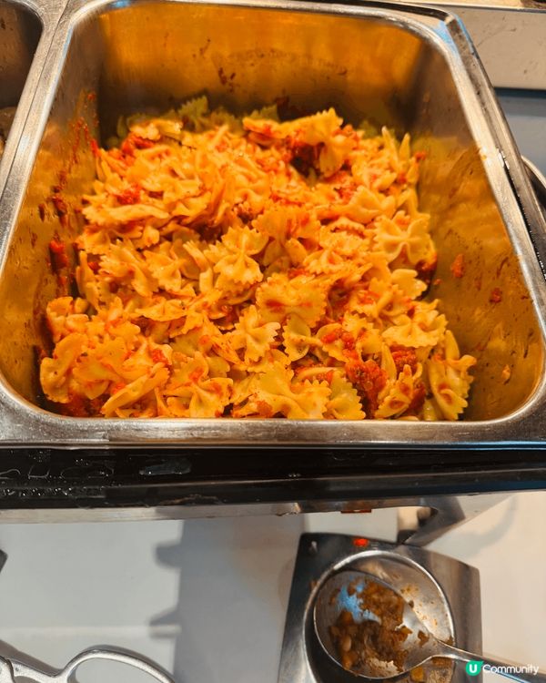 今個9月嚟銅鑼灣協奏坊西餐廳可以＄118任食煙三文魚、凍蝦、...