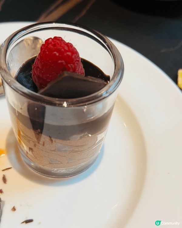 今個9月嚟銅鑼灣協奏坊西餐廳可以＄118任食煙三文魚、凍蝦、...