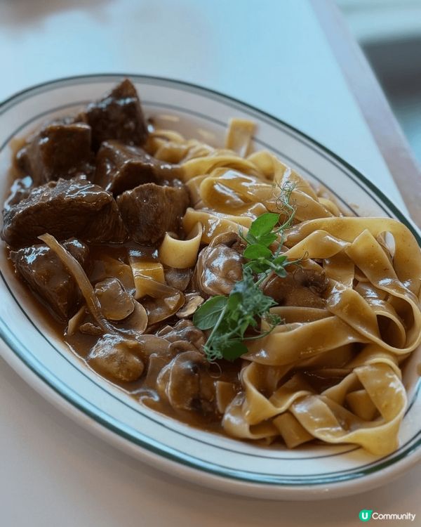 最近去試咗呢間新派西餐廳，環境好舒服，光線充足，仲有靚靚嘅擺...