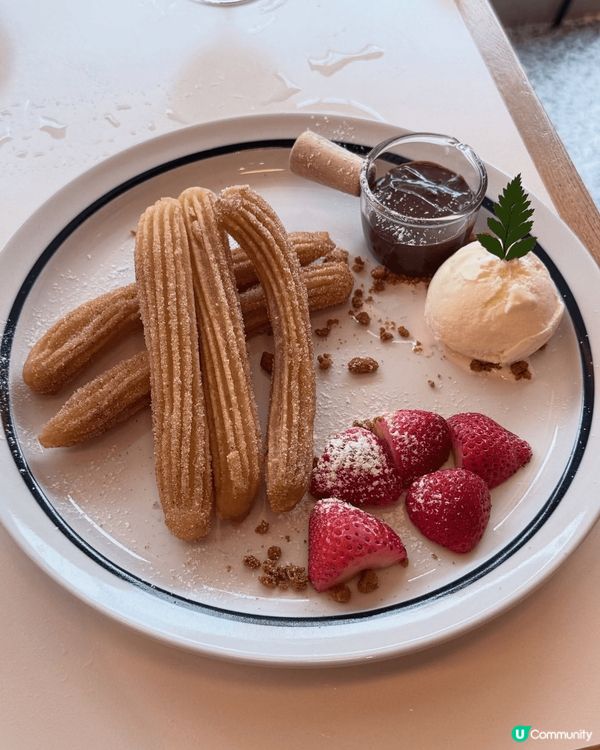 最近去試咗呢間新派西餐廳，環境好舒服，光線充足，仲有靚靚嘅擺...