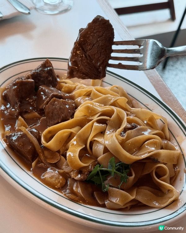 最近去試咗呢間新派西餐廳，環境好舒服，光線充足，仲有靚靚嘅擺...