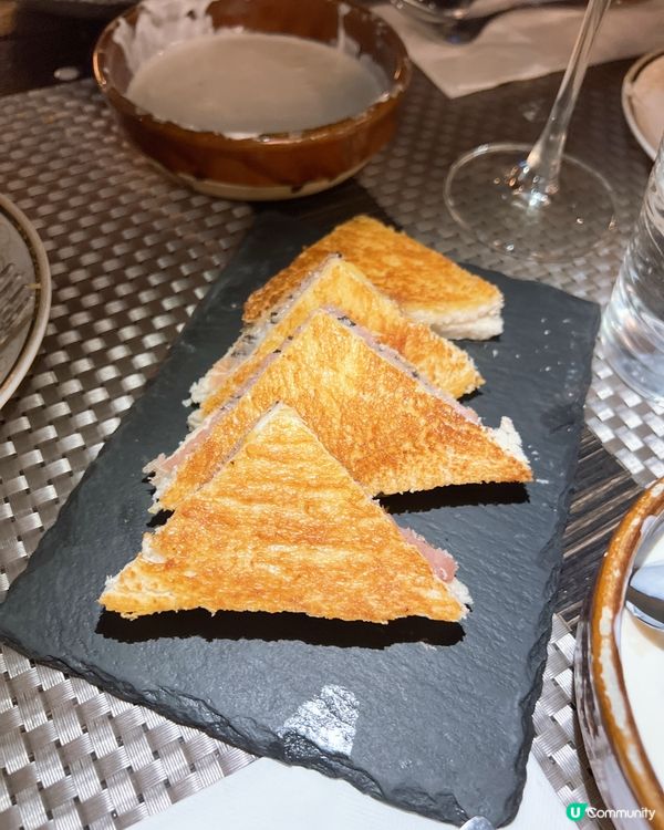 充滿儀式感氣氛西班牙🇪🇸菜餐廳🍽️