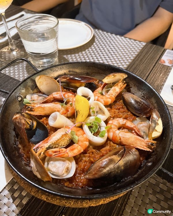 充滿儀式感氣氛西班牙🇪🇸菜餐廳🍽️