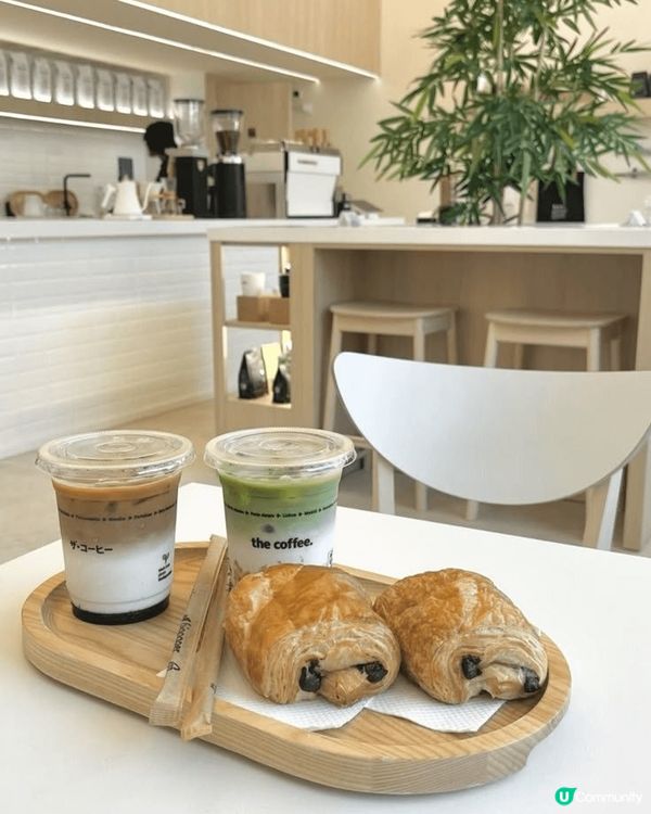 去咗唔同嘅Cafe食甜品~ 每間都好推薦！
