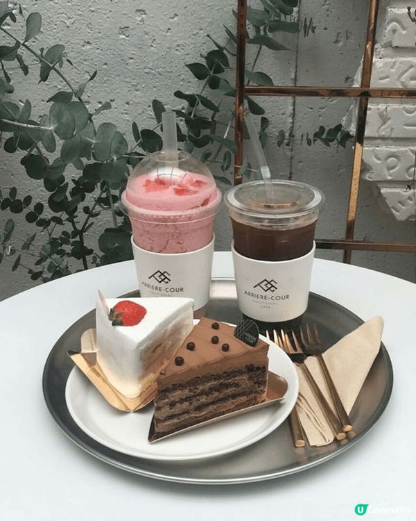 去咗唔同嘅Cafe食甜品~ 每間都好推薦！