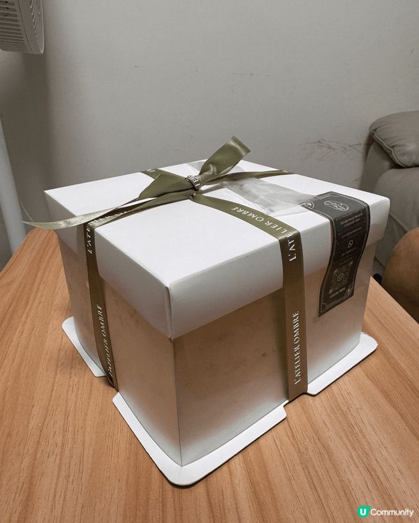 今年生日食左呢個蛋糕🥳🥳細膩芳香的茉莉花為濃郁的開心果帶來了...