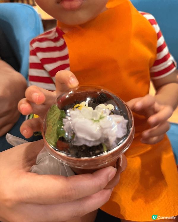 係挪亞方舟有個小workshop做木糠布甸，一分材料可以比一...