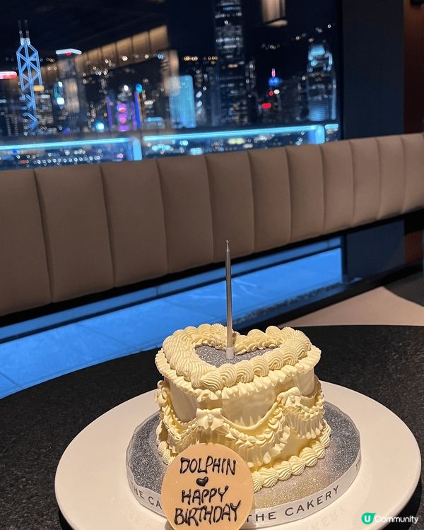 世一金粉蛋糕🎂吹蠟燭吹起金粉 將氣氛提升 打卡一流🩷