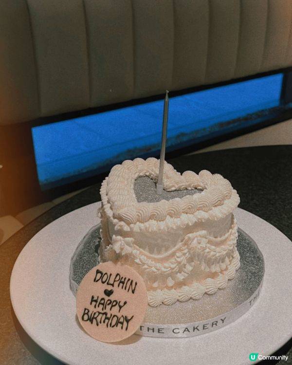 世一金粉蛋糕🎂吹蠟燭吹起金粉 將氣氛提升 打卡一流🩷