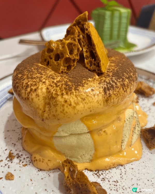 我最喜愛食千層蛋糕同埋疏乎厘😍最近喺餐廳食到一份可以層層分明...