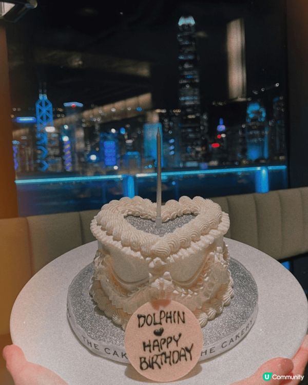 世一金粉蛋糕🎂吹蠟燭吹起金粉 將氣氛提升 打卡一流🩷