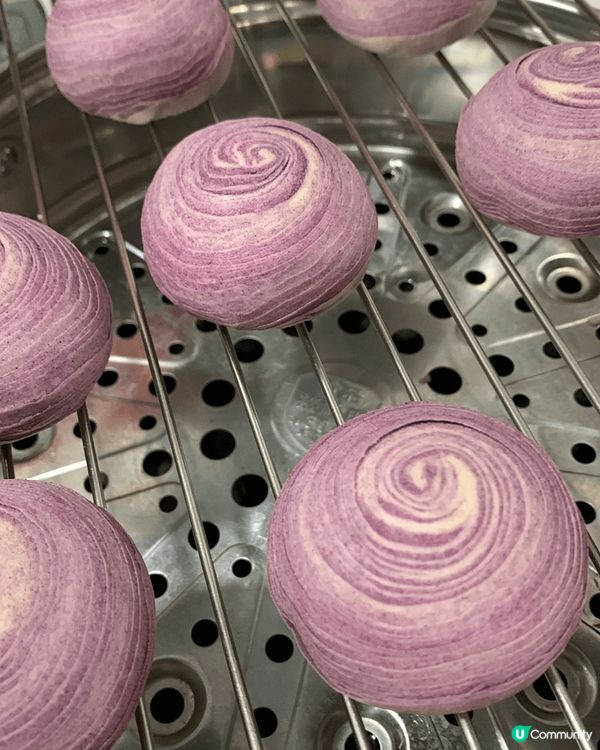 中秋節嘅時候，我自己就整咗香芋麻糬肉鬆酥，原來唔同顏色一層層...