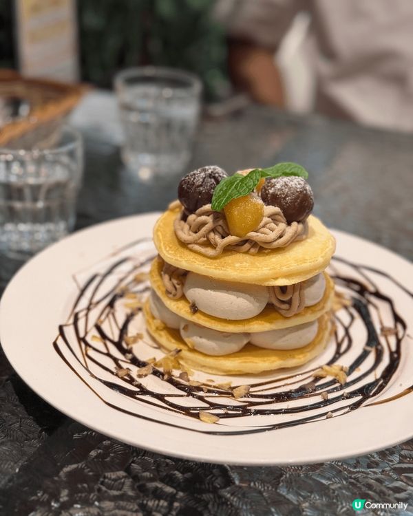 呢間人氣梳乎厘店一直好想試，pancake冇咁好食，梳乎厘真...
