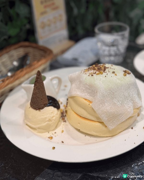 呢間人氣梳乎厘店一直好想試，pancake冇咁好食，梳乎厘真...