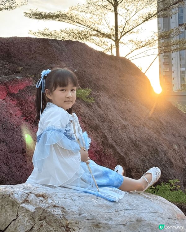今個中秋我去咗如心園影相呀📸～我着住好似嫦娥咁嘅裙仔✨，喺花...