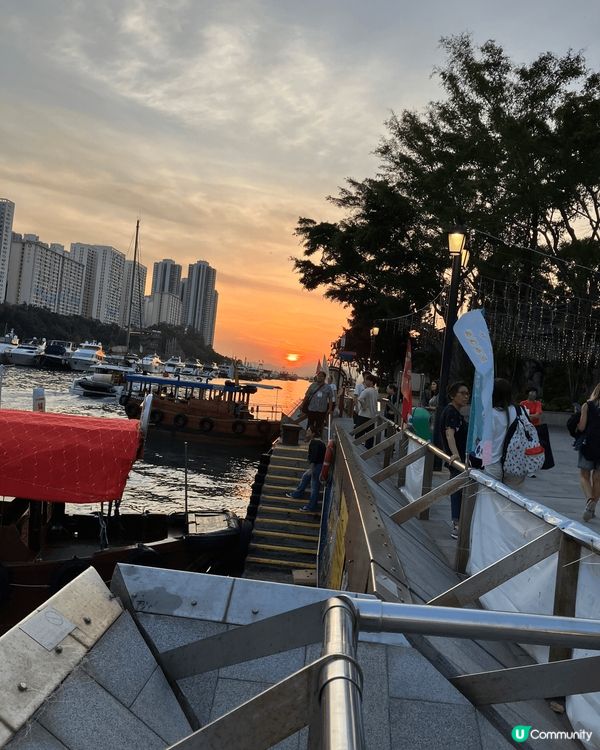 雖然黃昏時間，但都會有陽光，記得要搽好防曬，避免有紫外光搞到...