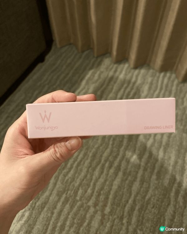 Wonjungyo眼線液筆觸細緻流暢，顯色度高且不易暈染，適...