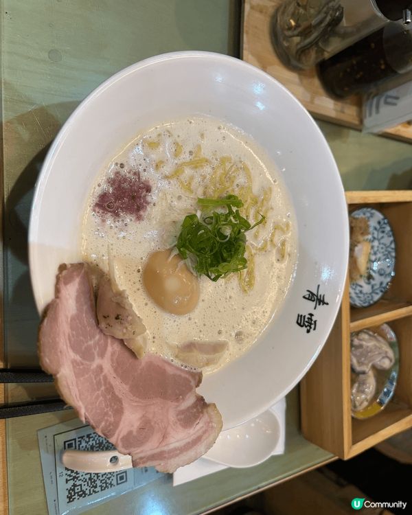 雞湯雞胸拉麵有足夠既補氣補血效果。雞胸、鮑魚及蠔也有相當高既...
