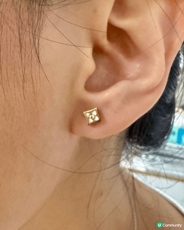 又係辣媽好介紹！精緻百搭 classic 四葉草螺絲耳釘。#...