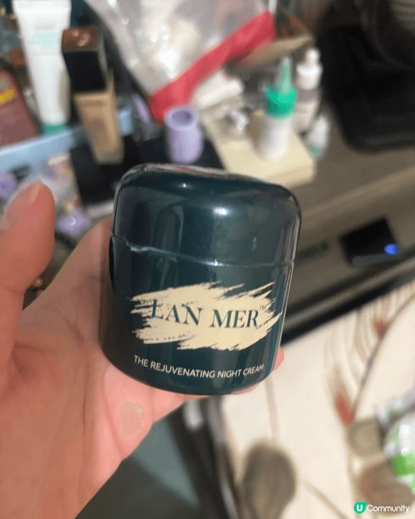 Avene 溫泉舒緩水具舒緩、平衡肌膚、減少刺激的效果，夜間...