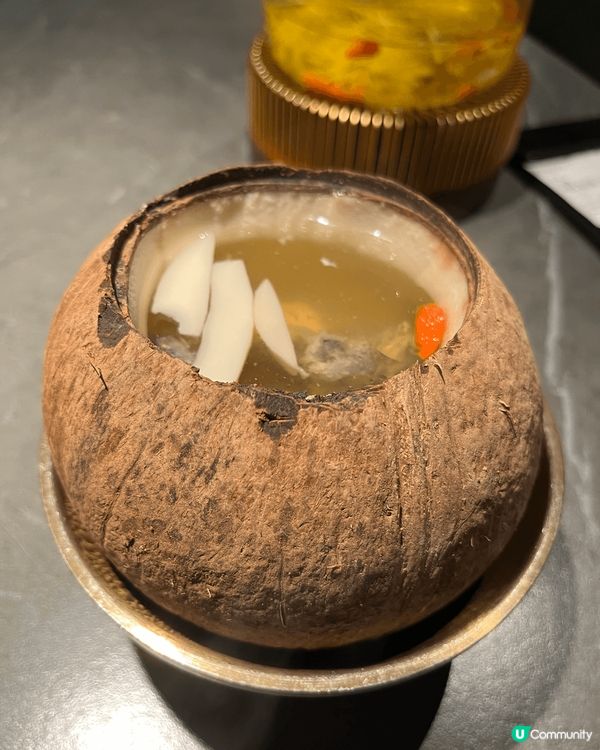 石榴汁富含抗氧化劑、維生素和礦物質，有抗氧化、美容養顏作用。