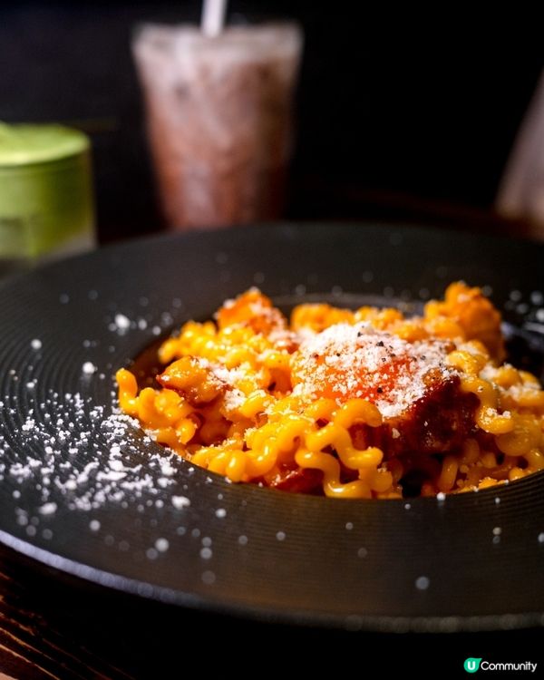 窩子新出超邪惡酥皮pizza ！