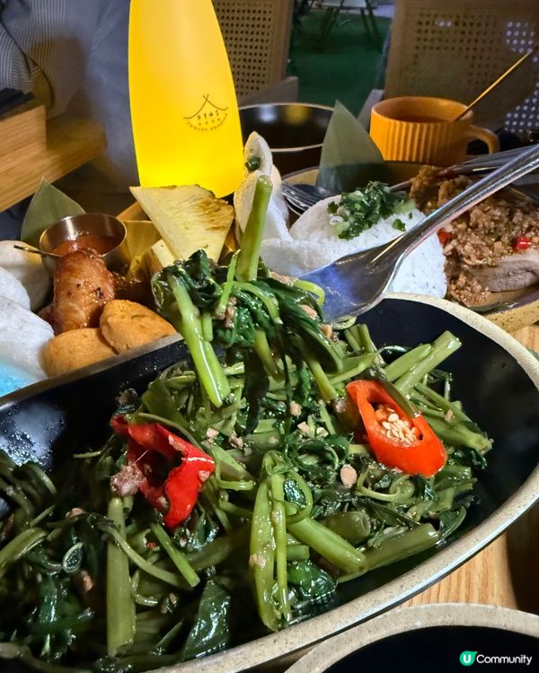 1.  營足四季露營風餐廳🏕️！星期五六日去chill🥳！