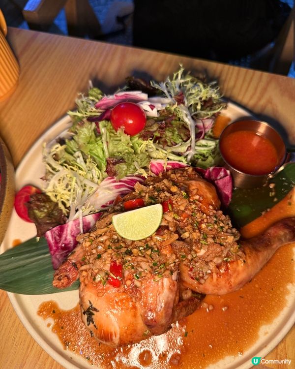 1.  營足四季露營風餐廳🏕️！星期五六日去chill🥳！