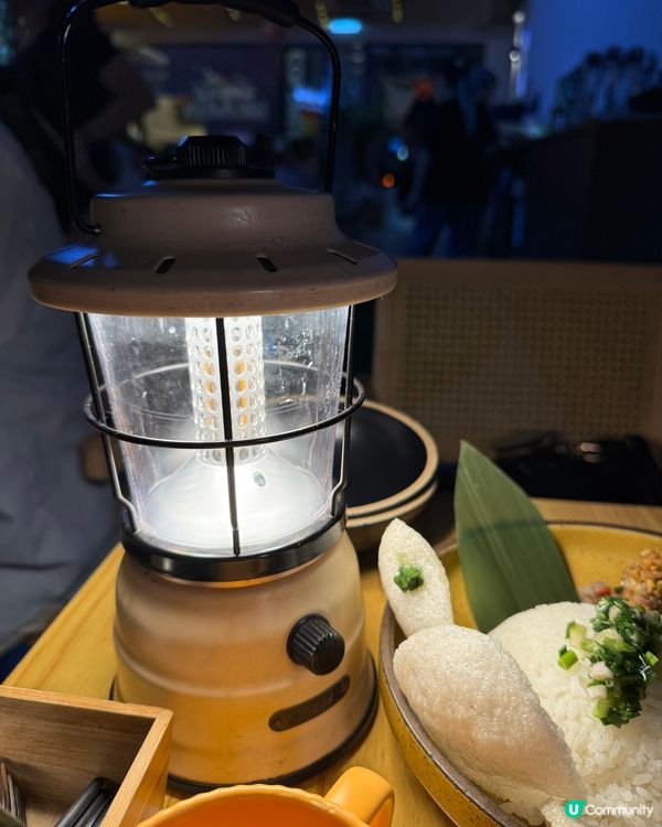 1.  營足四季露營風餐廳🏕️！星期五六日去chill🥳！