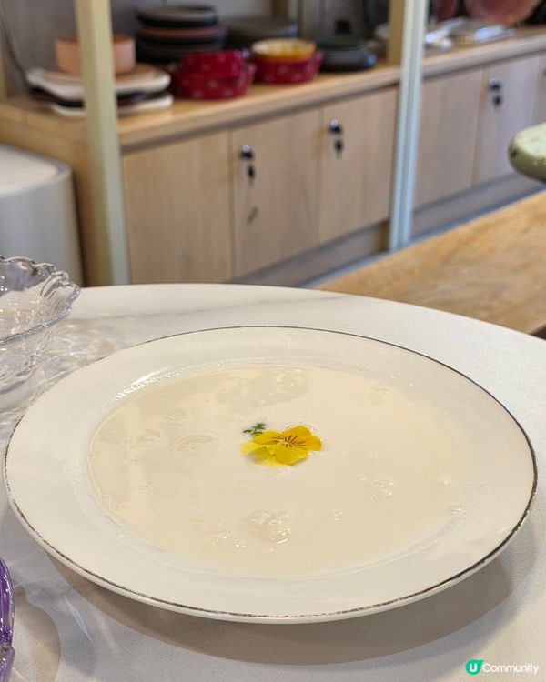 西貢甜品店必食杏仁茶