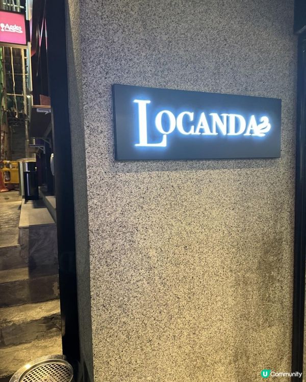 藝術感優雅意大利紅蝦海鮮意粉