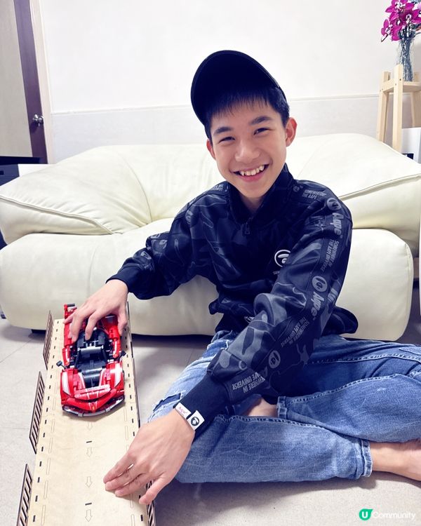 樂高玩具-Ferrari 模型汽車組合 42212