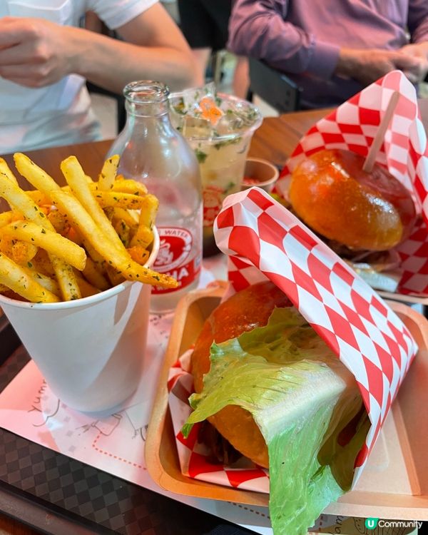 超正新鮮burger薯條😋