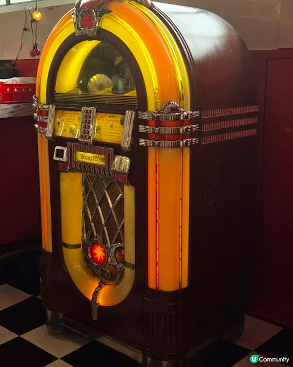 Yau Veggie Diner - 美式主題素食店