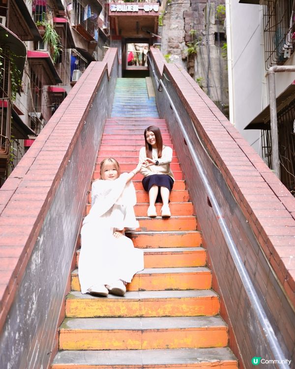 重慶李子壩輕軌站