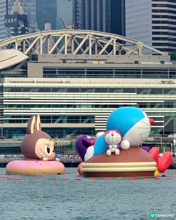 多啦A夢維港巡遊！🤩 巨型公仔勁吸睛！