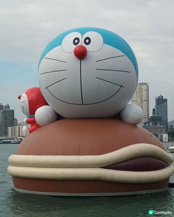 多啦A夢維港巡遊！🤩 巨型公仔勁吸睛！