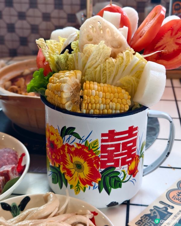 清新酸甜的鳳梨火焰雞煲