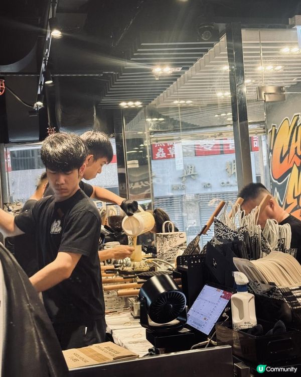 網紅菠蘿包雞蛋仔  真係好食咩🤯？