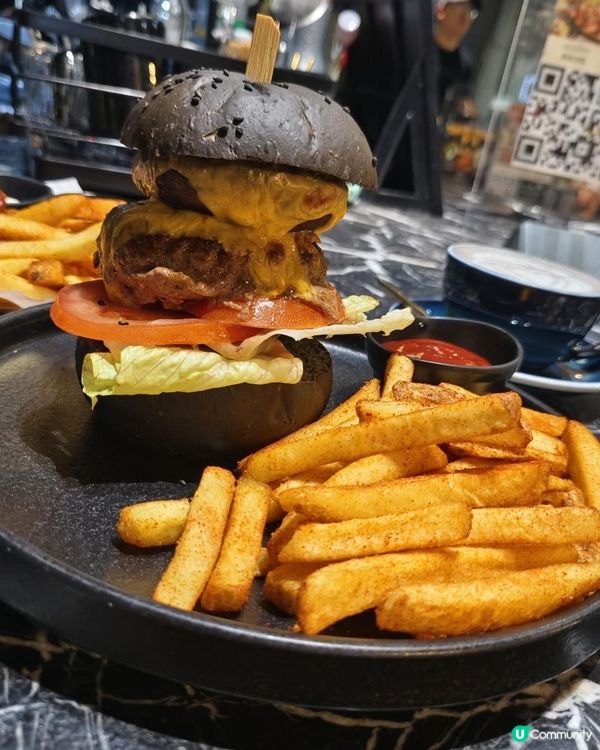 【 黑得出色碟碟清 の 旺角人氣Café Black Coffee】