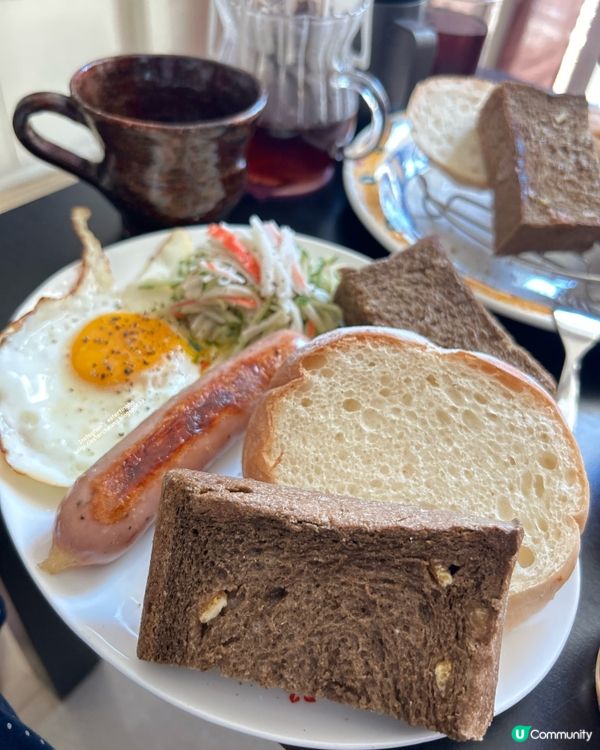 今日有較少見的 💕 濃香焙茶柑桔包 🍊🍞