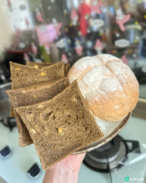 今日有較少見的 💕 濃香焙茶柑桔包 🍊🍞