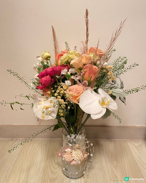 1.  久違插花💐！退步咗少少🤏，但都靚㗎！