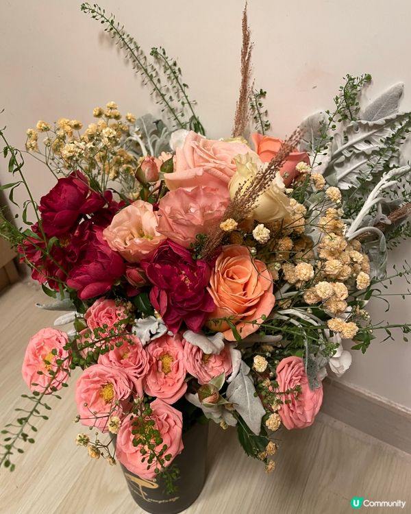 1.  久違插花💐！退步咗少少🤏，但都靚㗎！