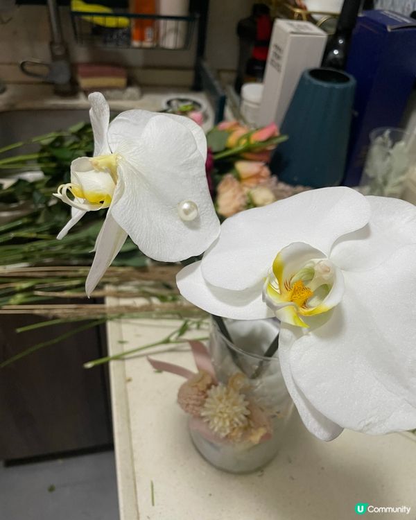 1.  久違插花💐！退步咗少少🤏，但都靚㗎！