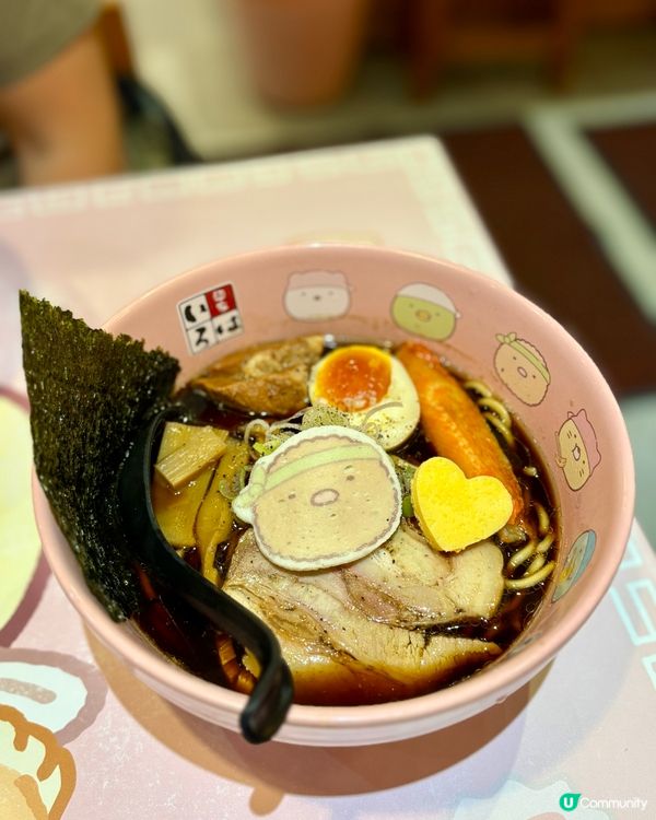 有角落生物陪食飯😍